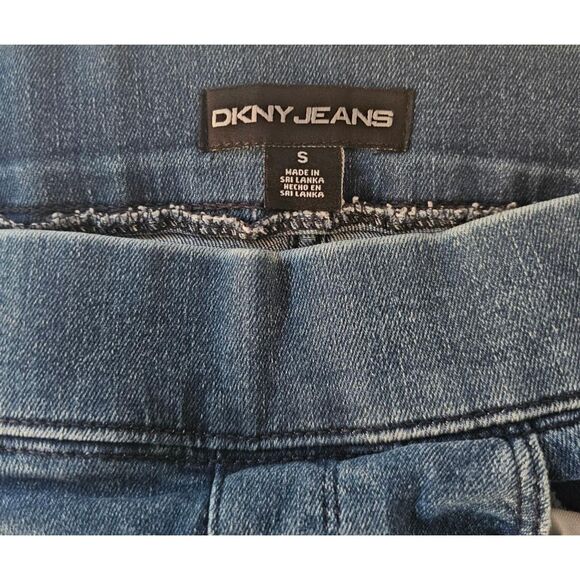 DKNY Jeans Pull-On Bermuda Shorts Medium Wash Stretch Denim Size S Comfy - Picture 3 of 7
